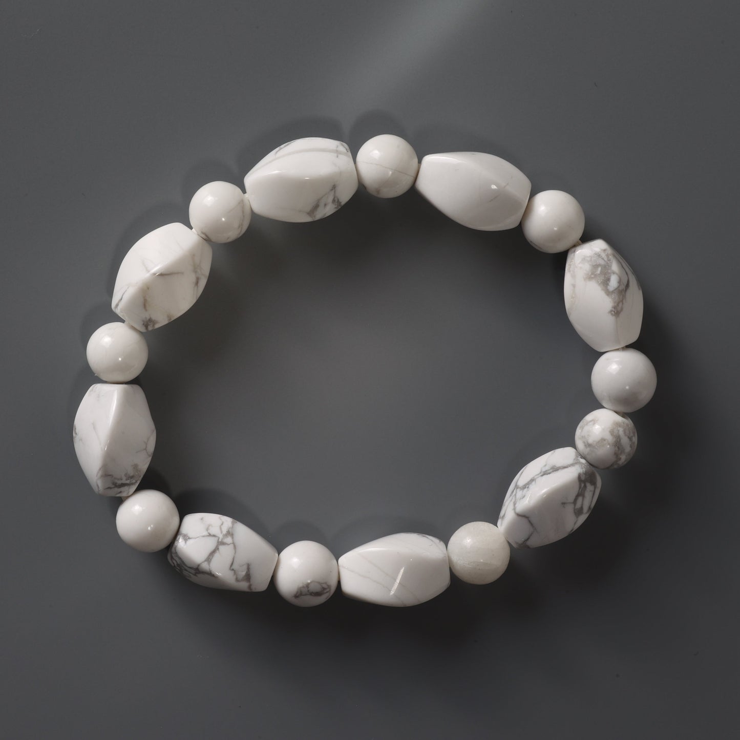 Schmucksteinarmband Howlith